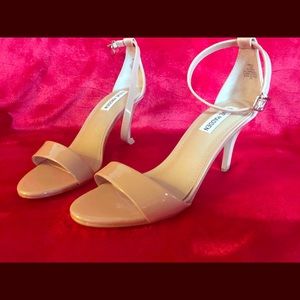 Nude Steve Madden Heels Size 7.5
